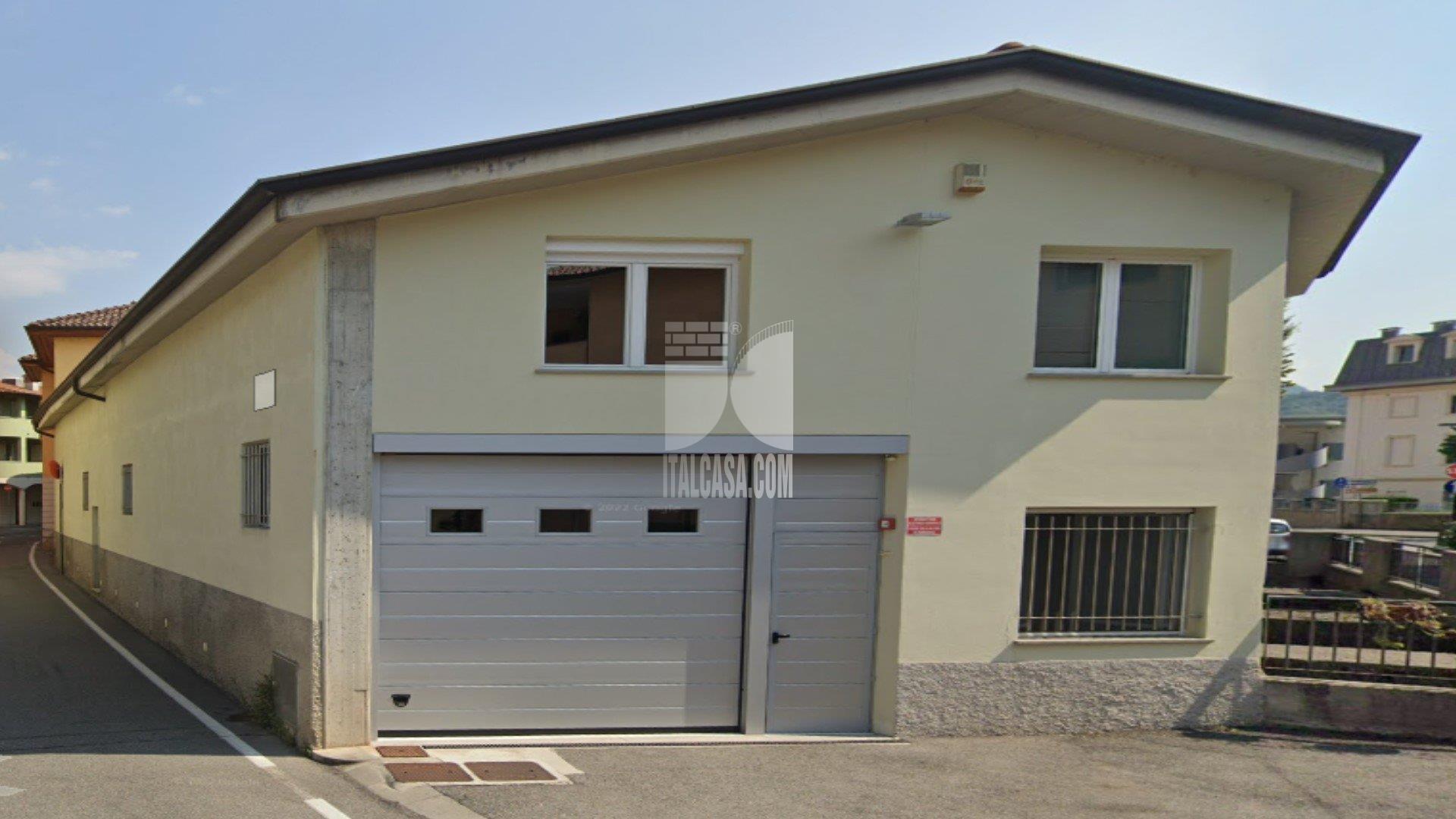 Capannone in vendita a Alzano Lombardo