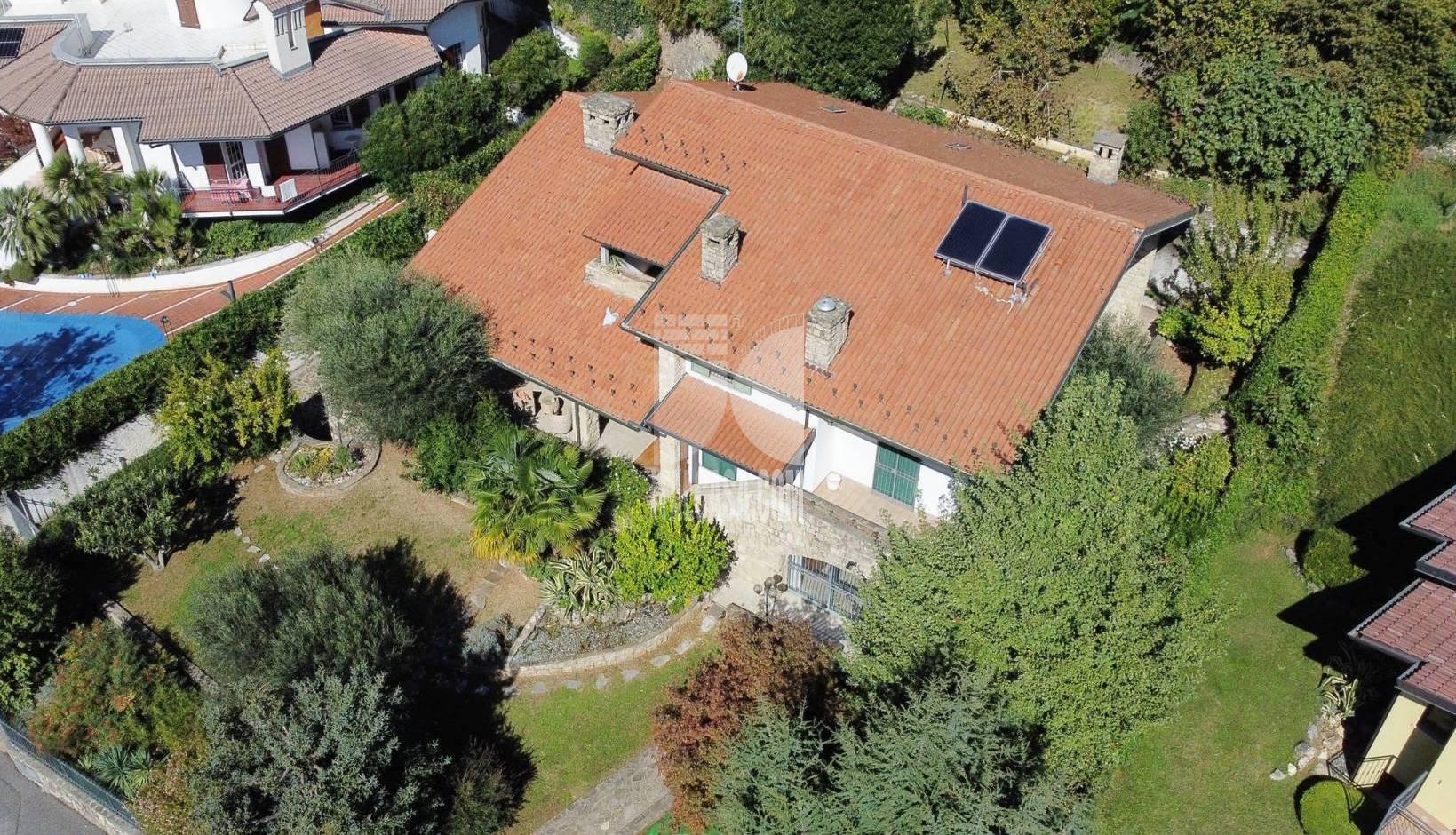 Villa Unifamiliare in vendita a Trescore Balneario