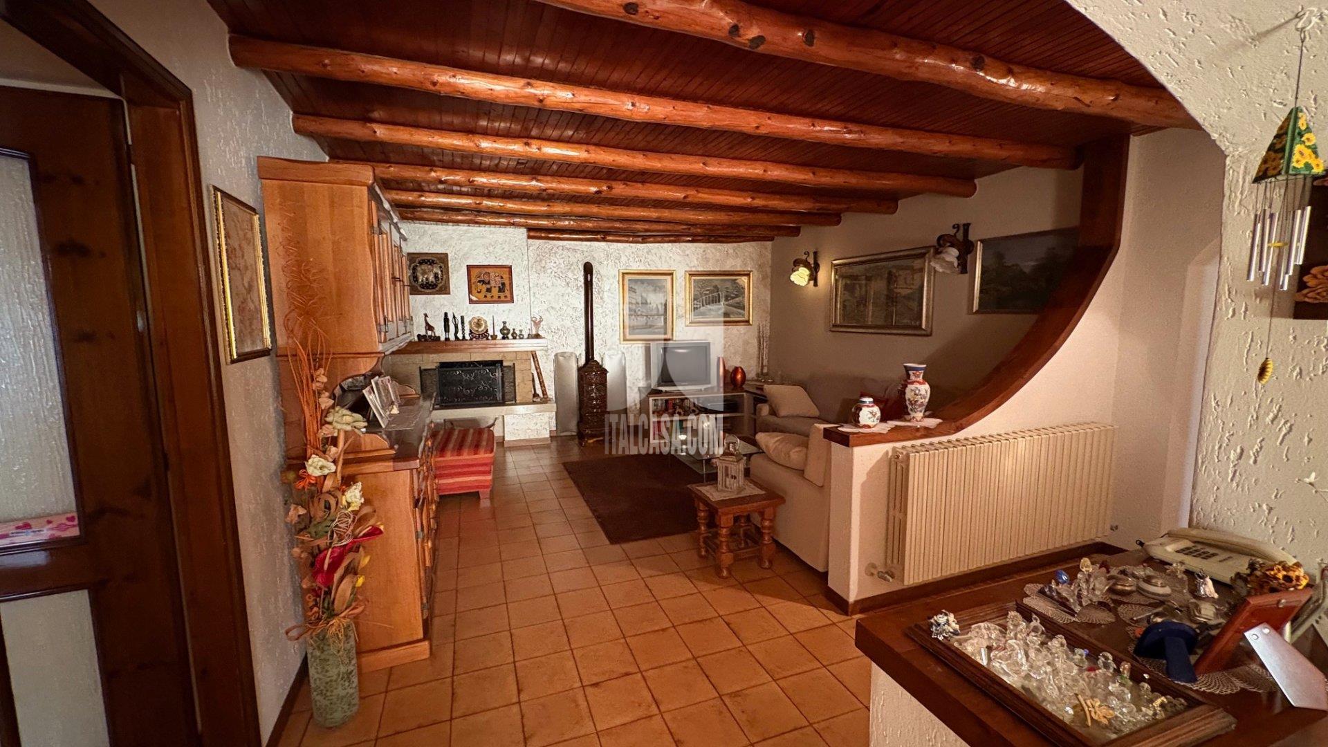 Appartamento in vendita a Gazzaniga