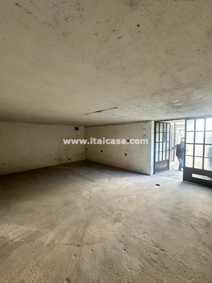Box / Autorimessa in vendita a Alzano Lombardo