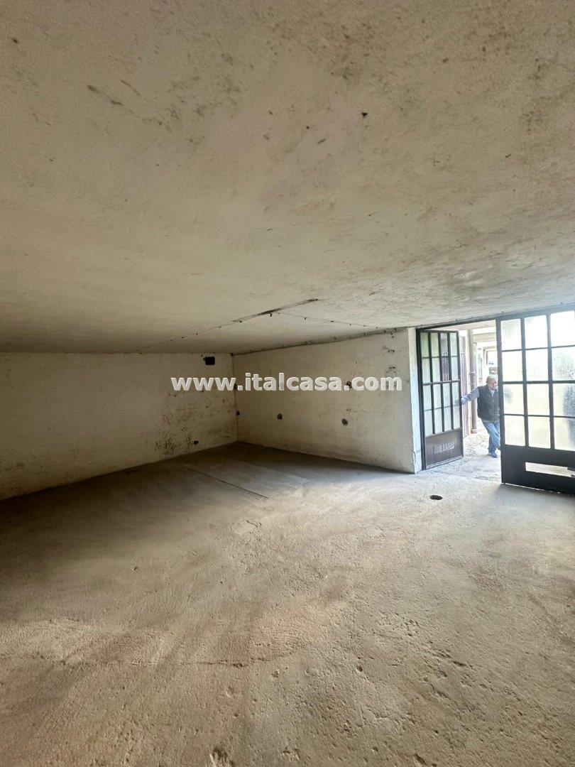 Box / Autorimessa in vendita a Alzano Lombardo