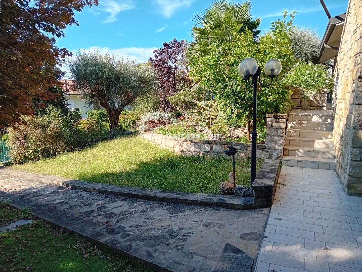 Villa Unifamiliare in vendita a Trescore Balneario