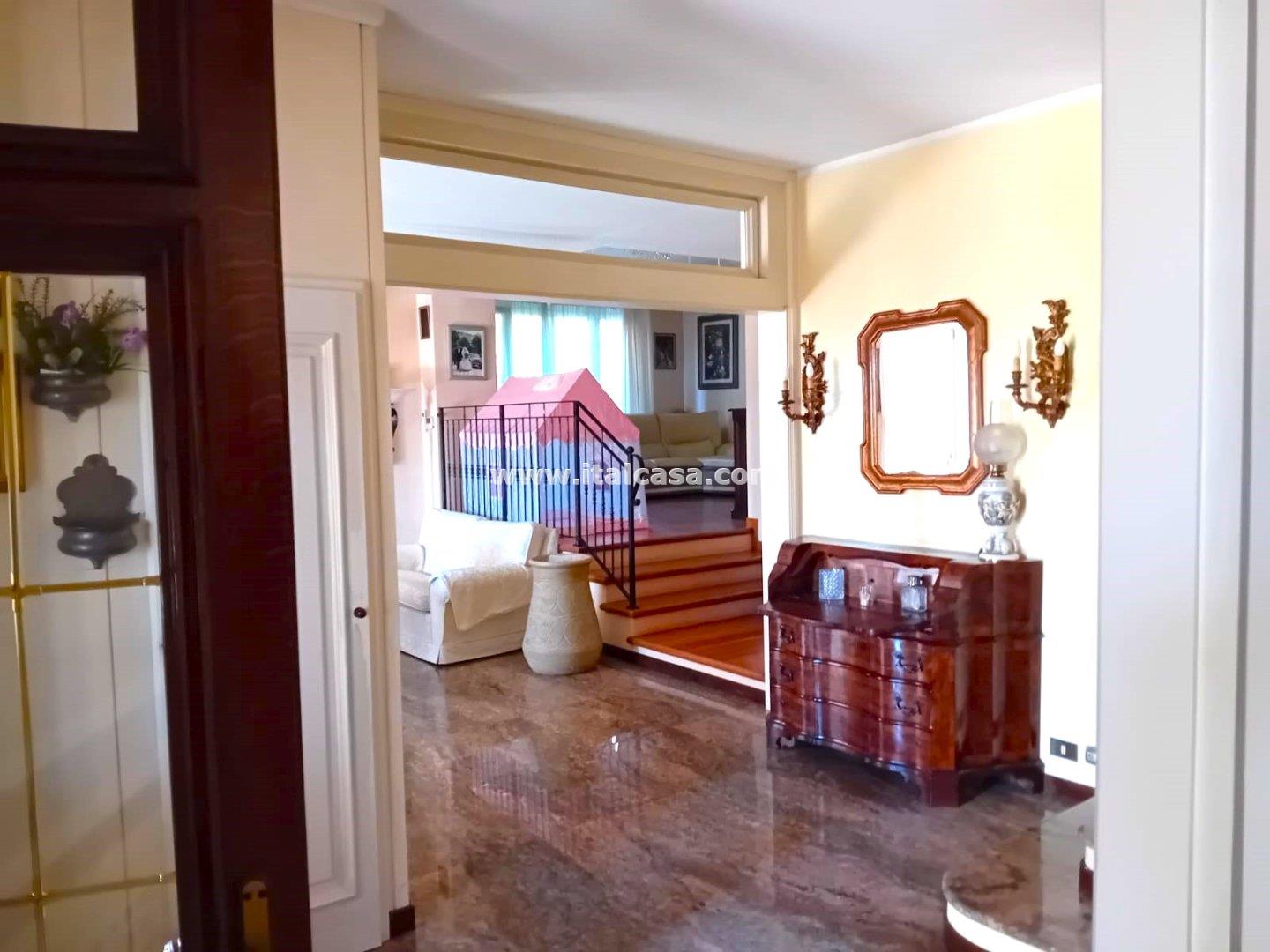 Villa Unifamiliare in vendita a Trescore Balneario