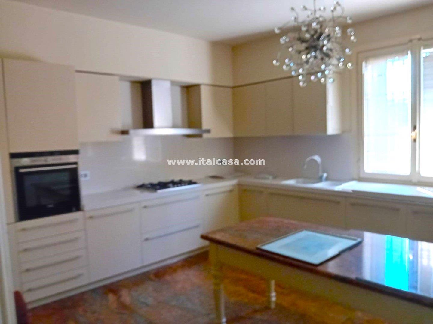 Villa Unifamiliare in vendita a Trescore Balneario