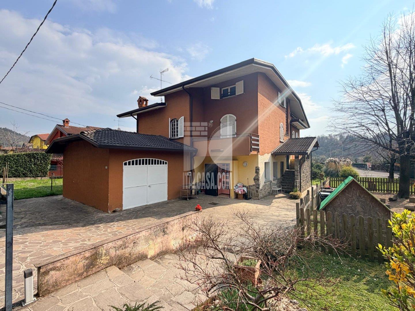 Villa Unifamiliare in vendita a Trescore Balneario
