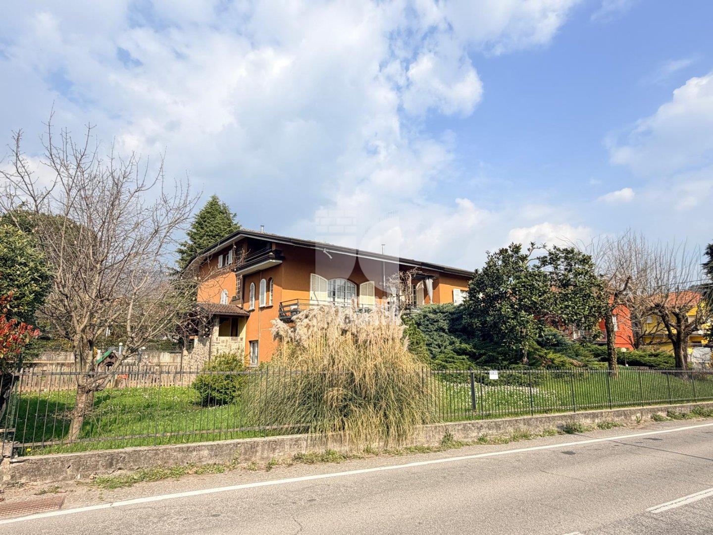 Villa Unifamiliare in vendita a Trescore Balneario