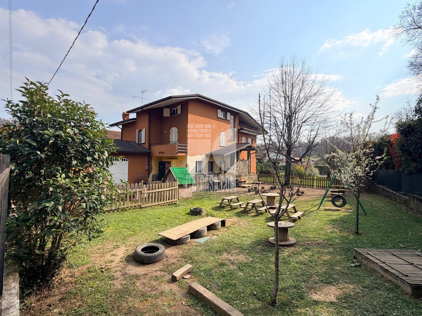 Villa Unifamiliare in vendita a Trescore Balneario