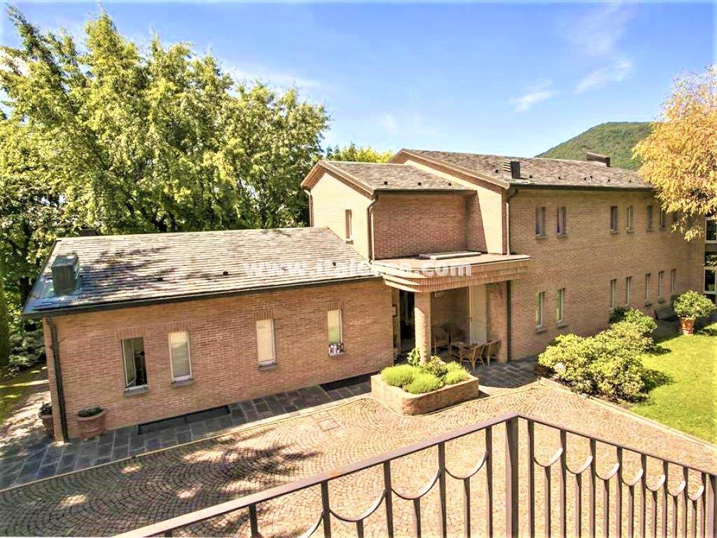 Villa Unifamiliare in vendita a Alzano Lombardo