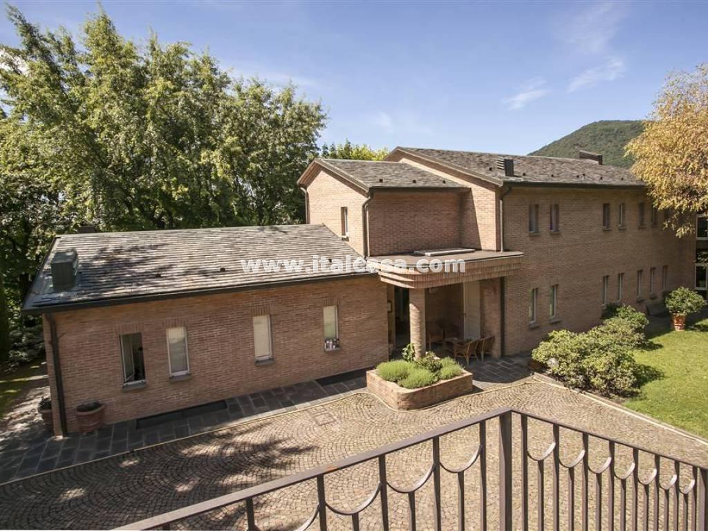 Villa Unifamiliare in vendita a Alzano Lombardo