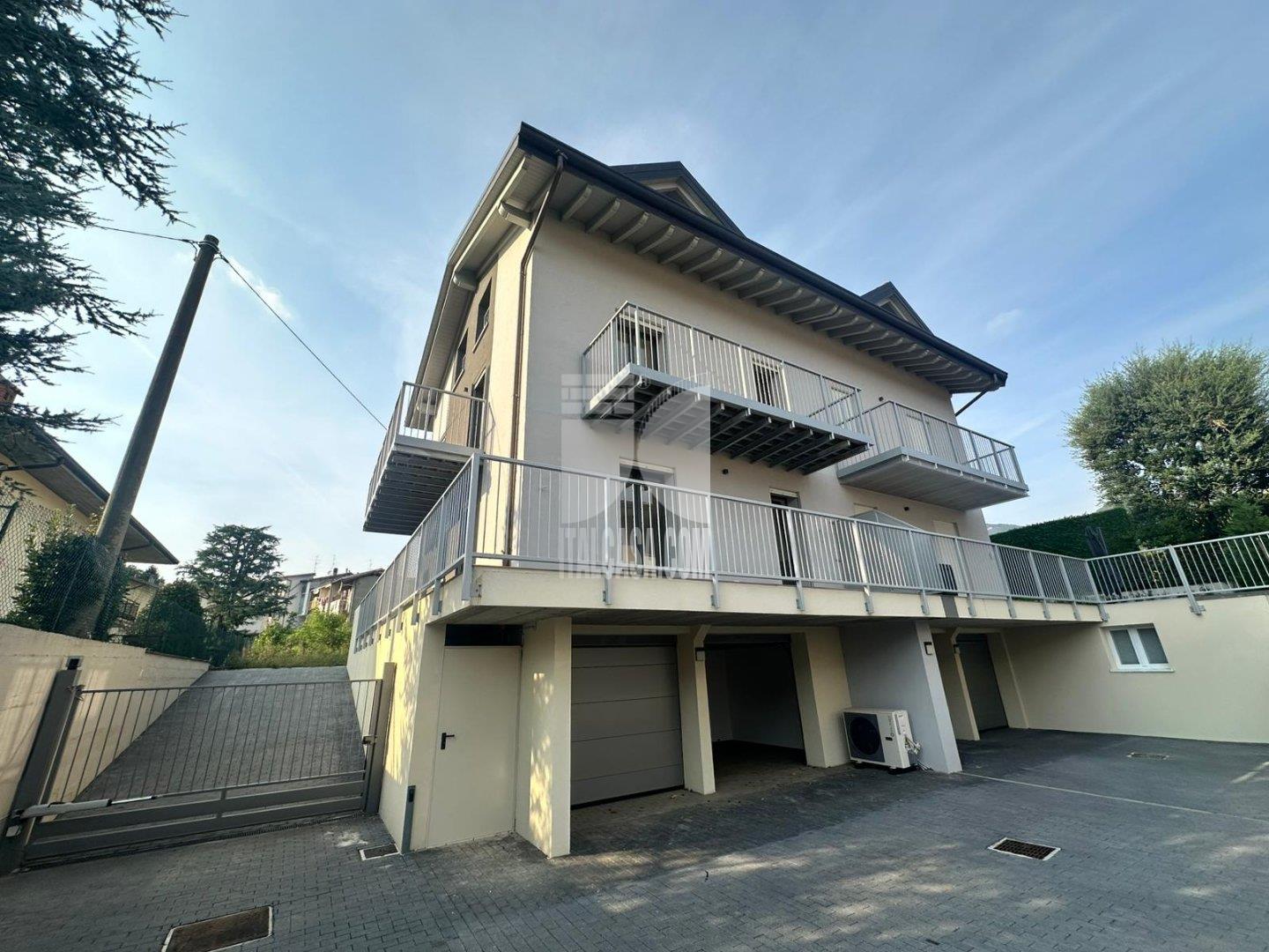 Villa Bifamiliare in vendita a Sorisole