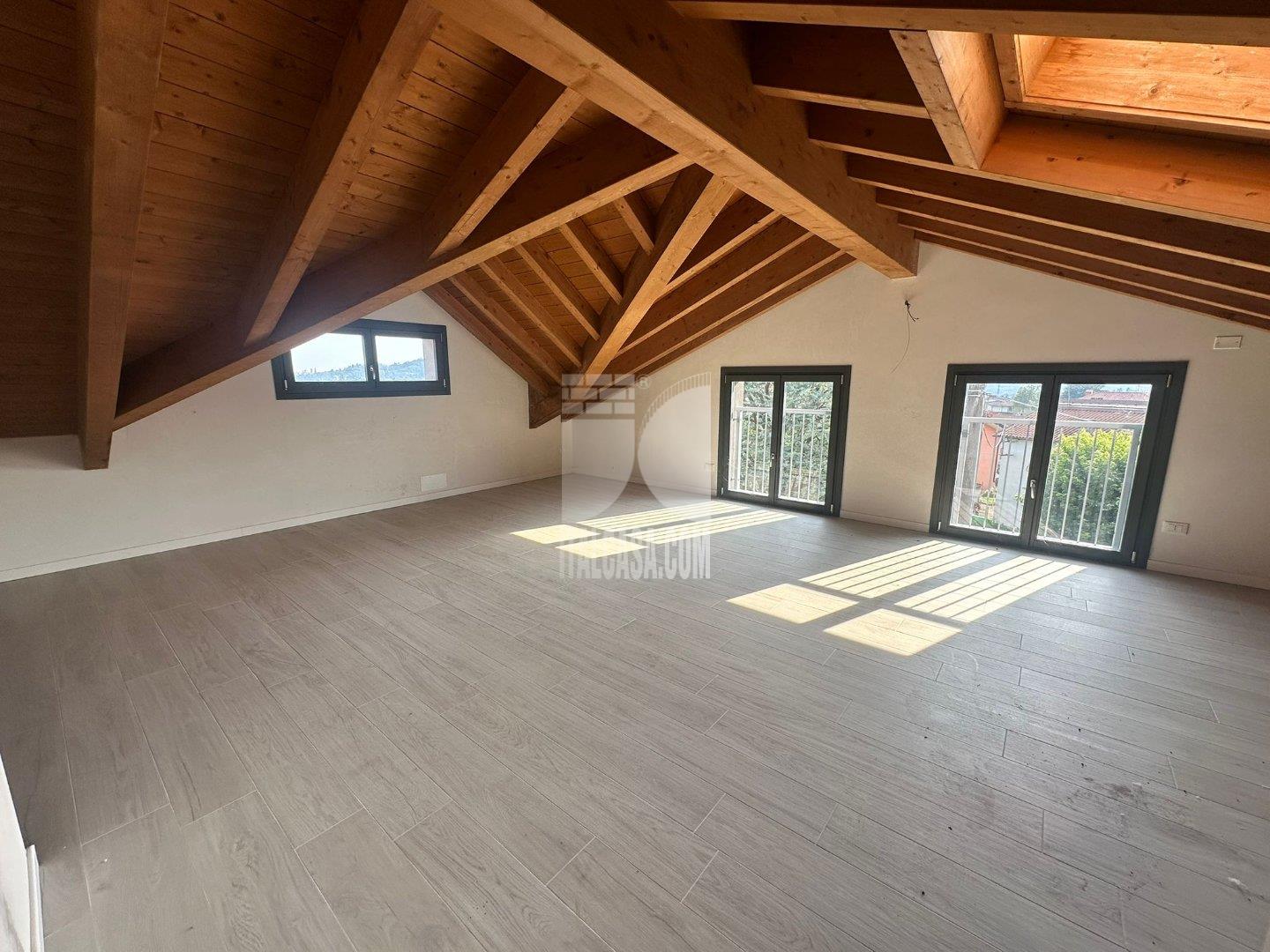 Villa Bifamiliare in vendita a Sorisole