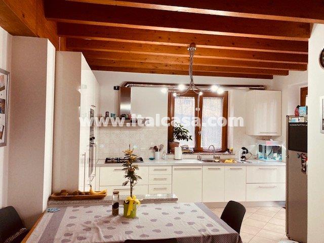 Appartamento in vendita a Alzano Lombardo