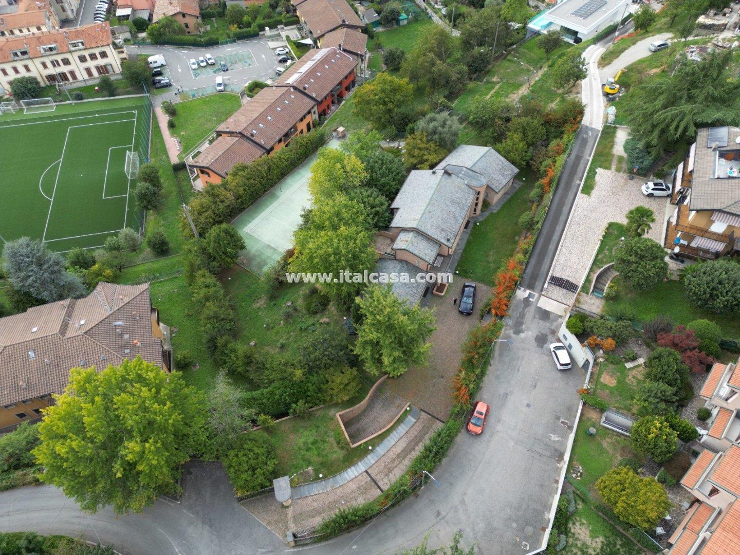 Villa Unifamiliare in vendita a Alzano Lombardo