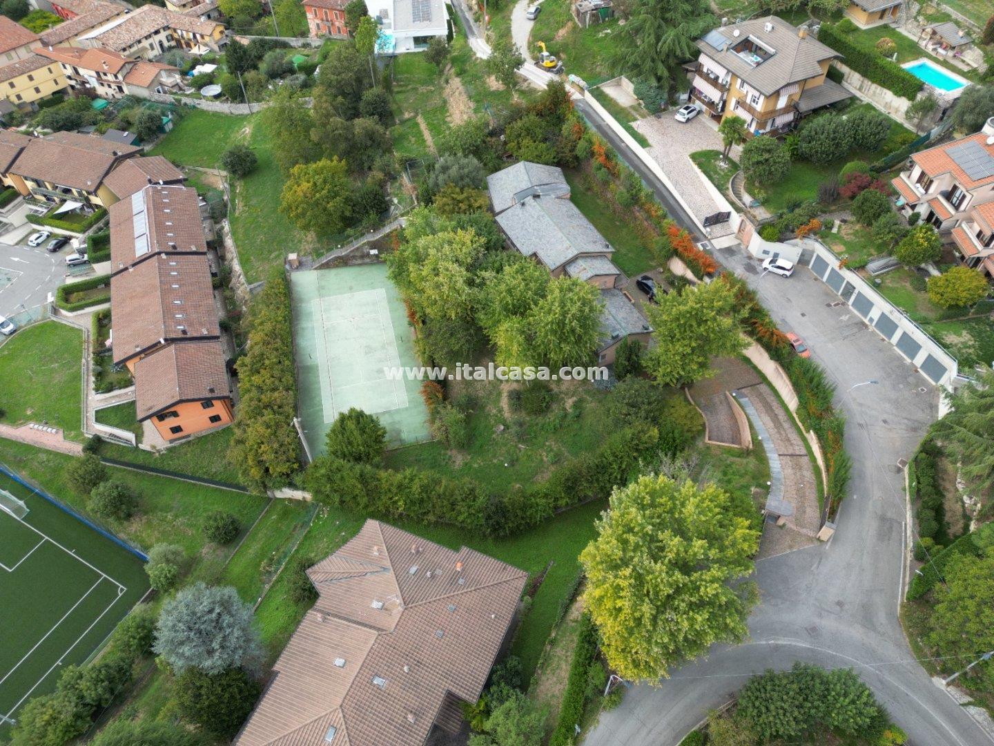Villa Unifamiliare in vendita a Alzano Lombardo