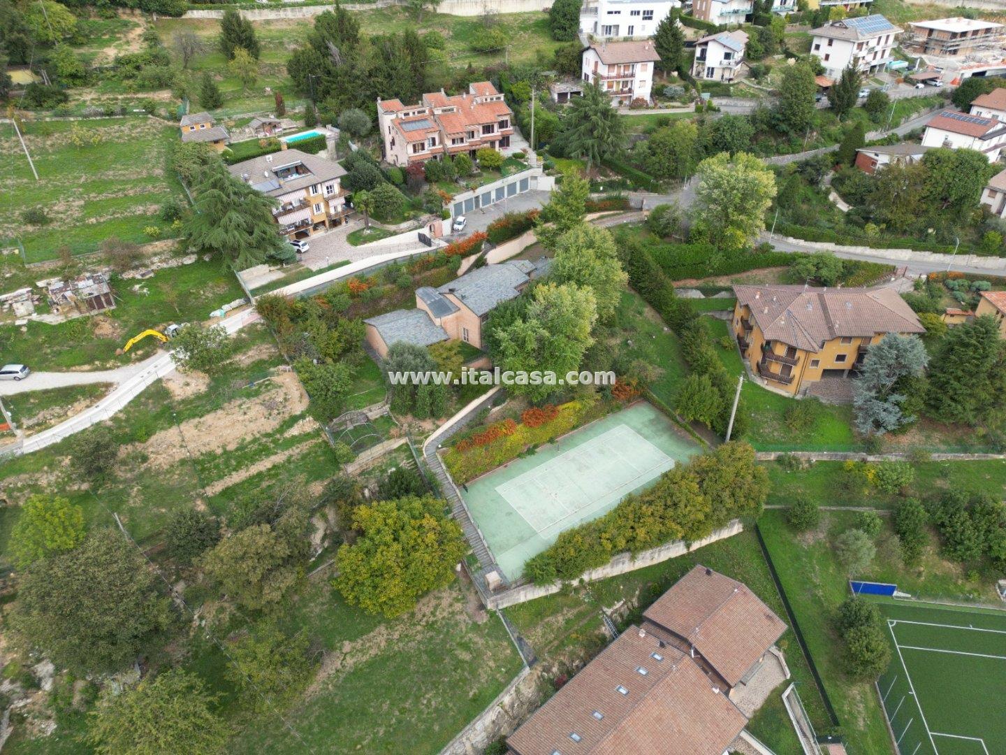 Villa Unifamiliare in vendita a Alzano Lombardo