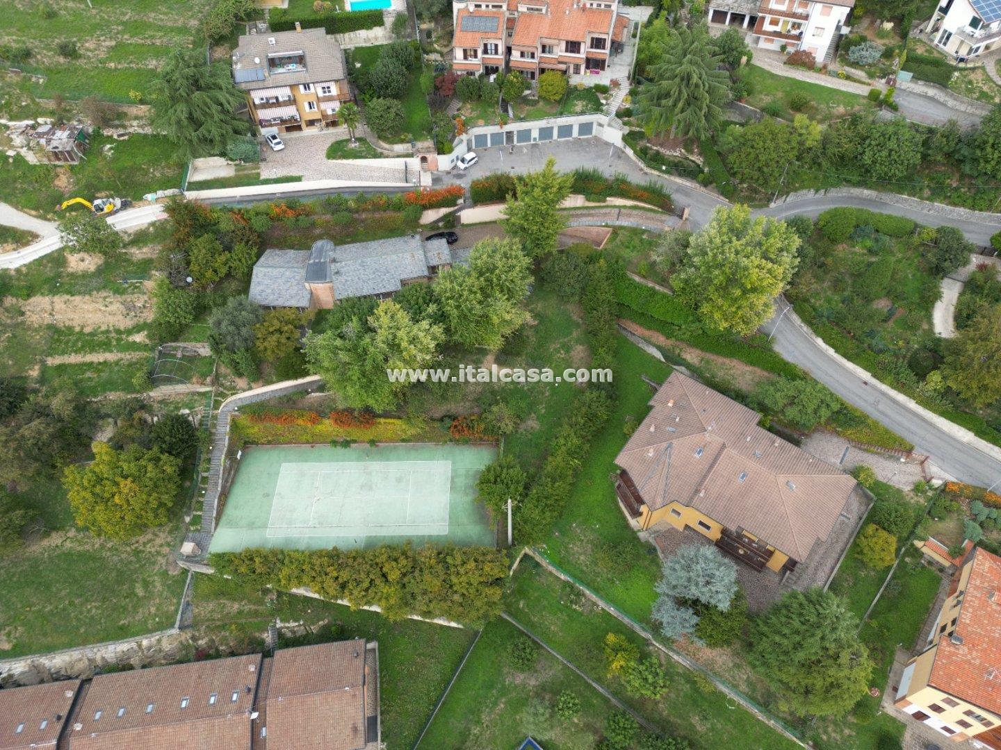 Villa Unifamiliare in vendita a Alzano Lombardo