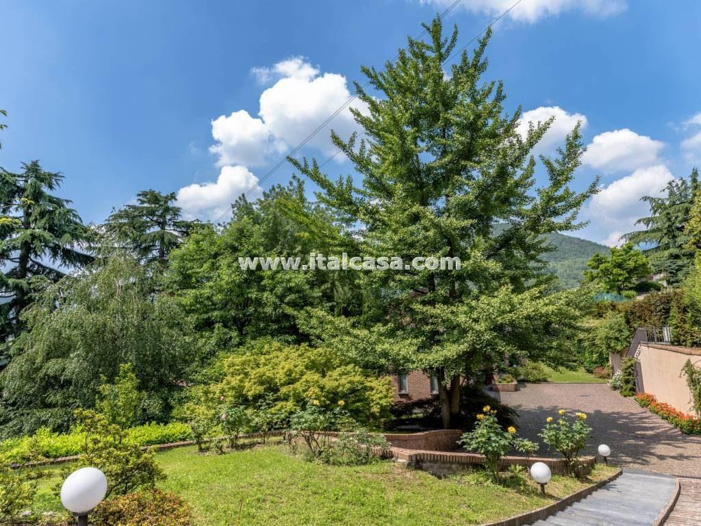 Villa Unifamiliare in vendita a Alzano Lombardo