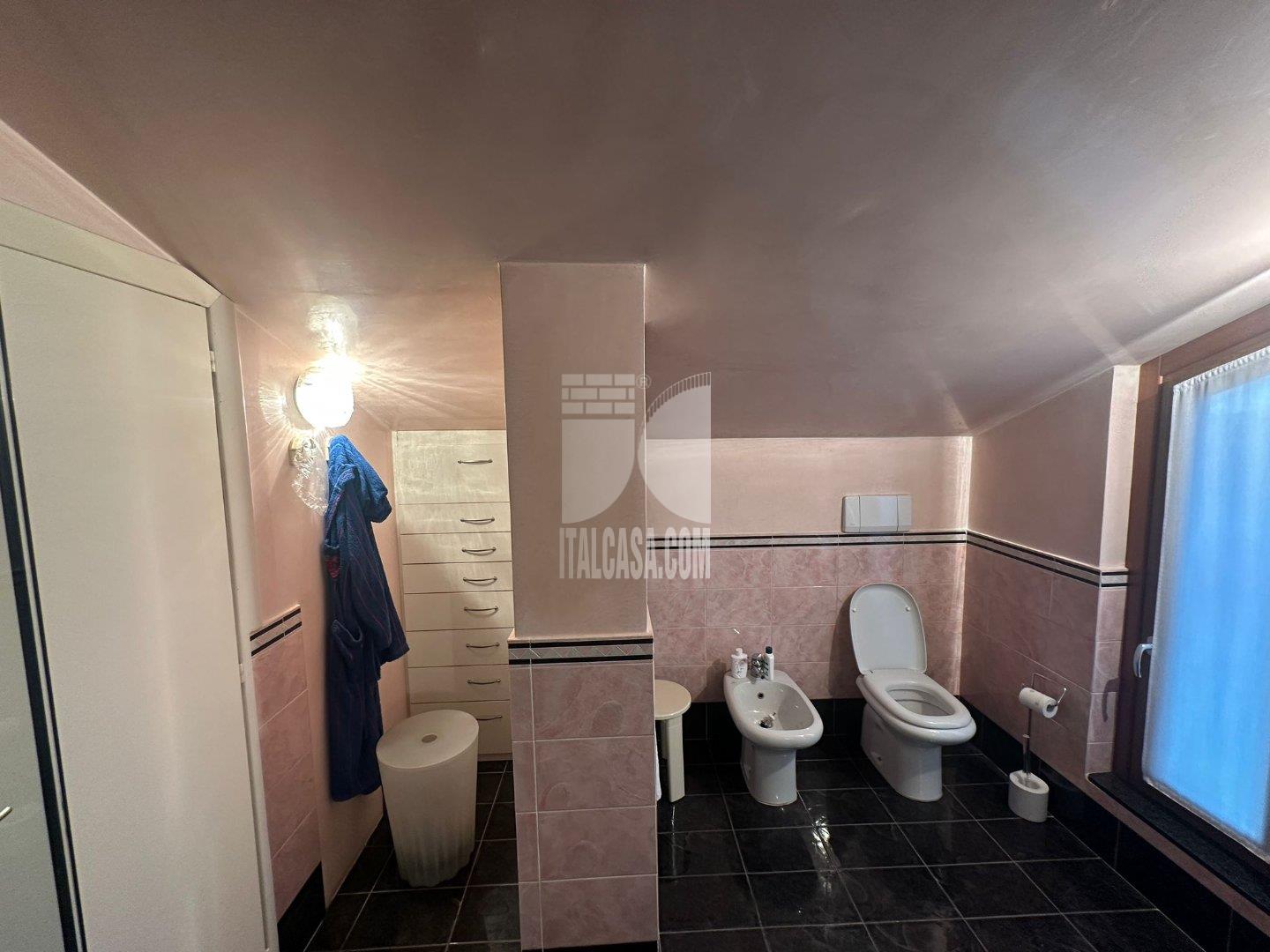 Appartamento in vendita a Scanzorosciate