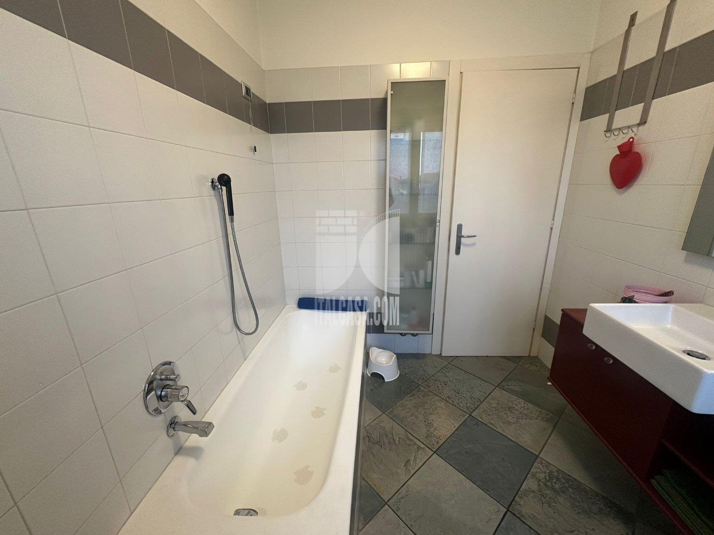 Appartamento in vendita a Scanzorosciate