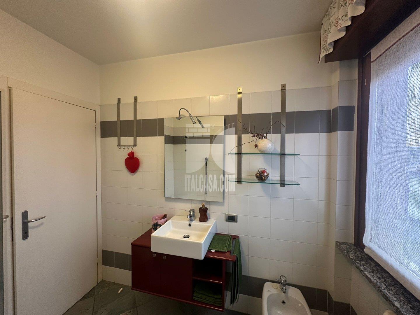 Appartamento in vendita a Scanzorosciate