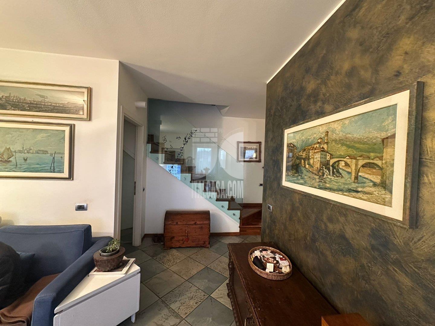 Appartamento in vendita a Scanzorosciate