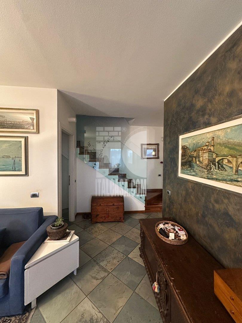 Appartamento in vendita a Scanzorosciate