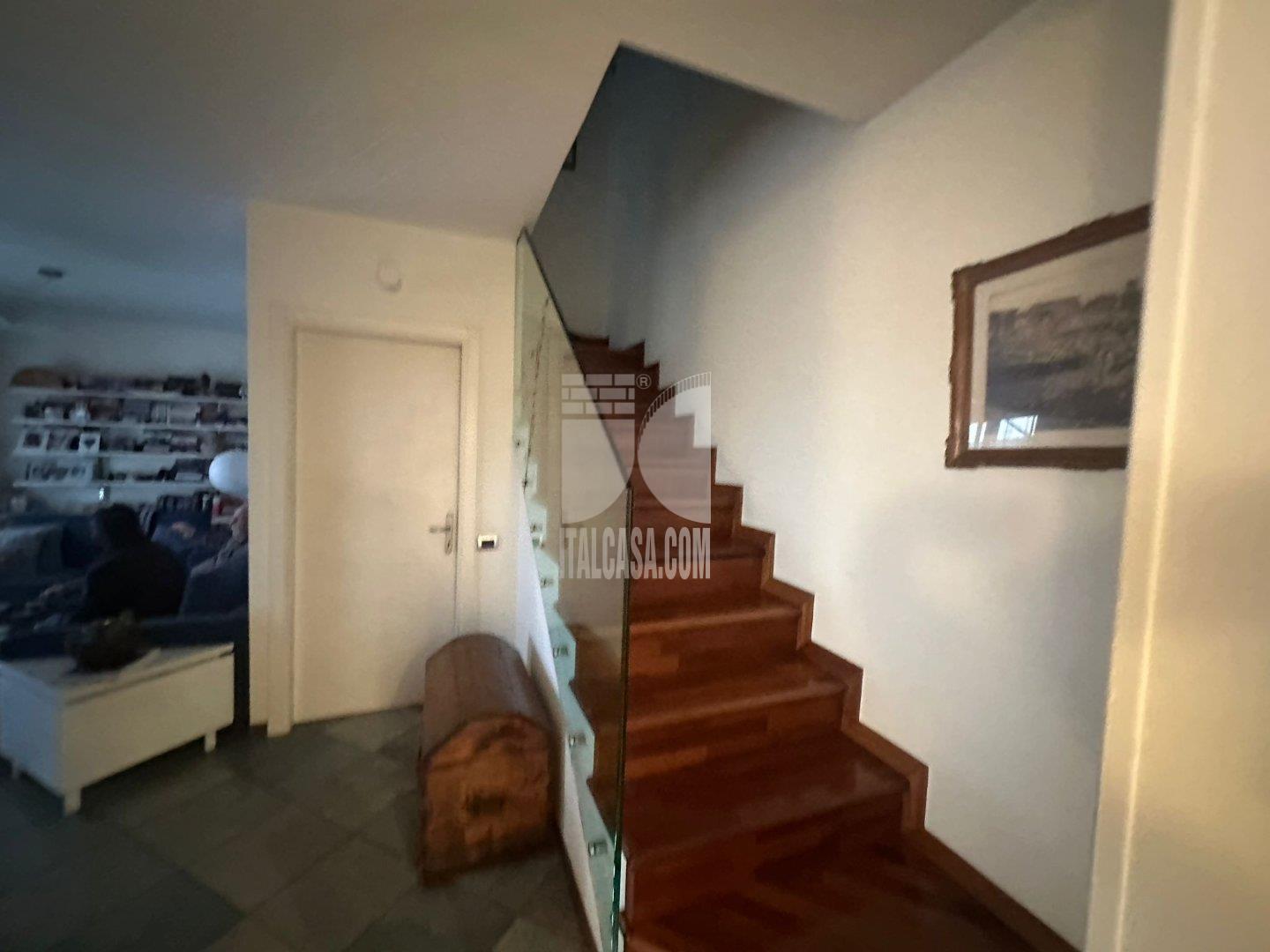 Appartamento in vendita a Scanzorosciate