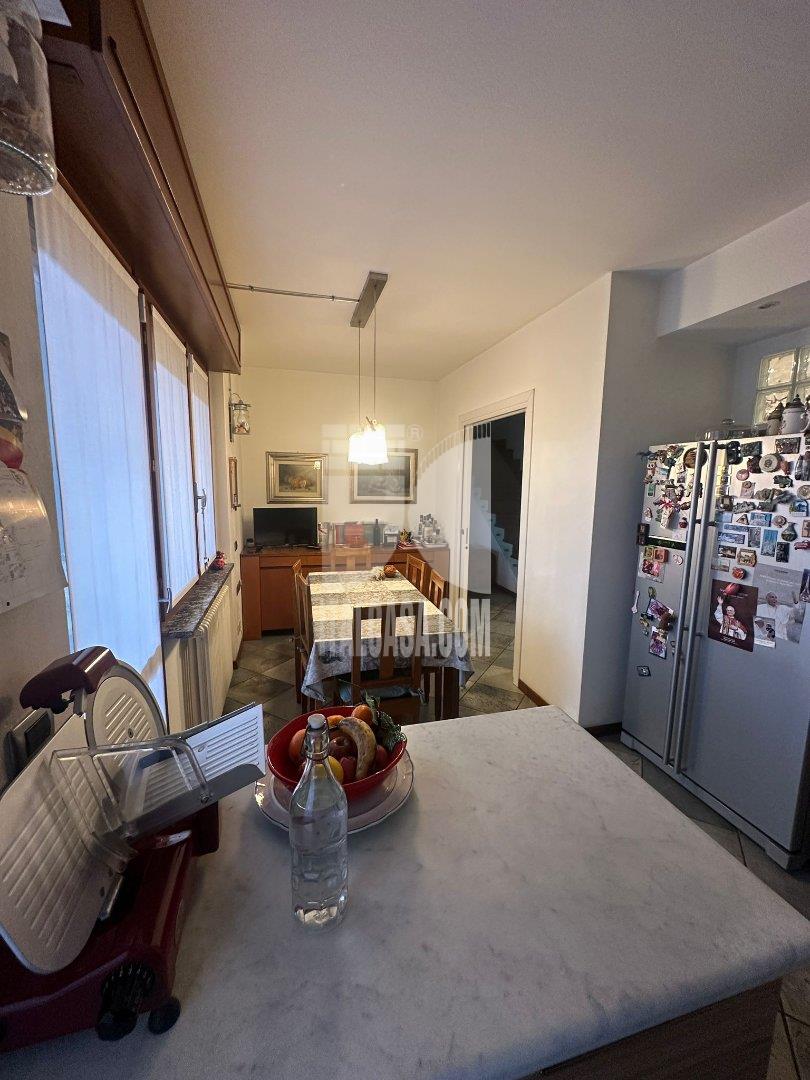 Appartamento in vendita a Scanzorosciate