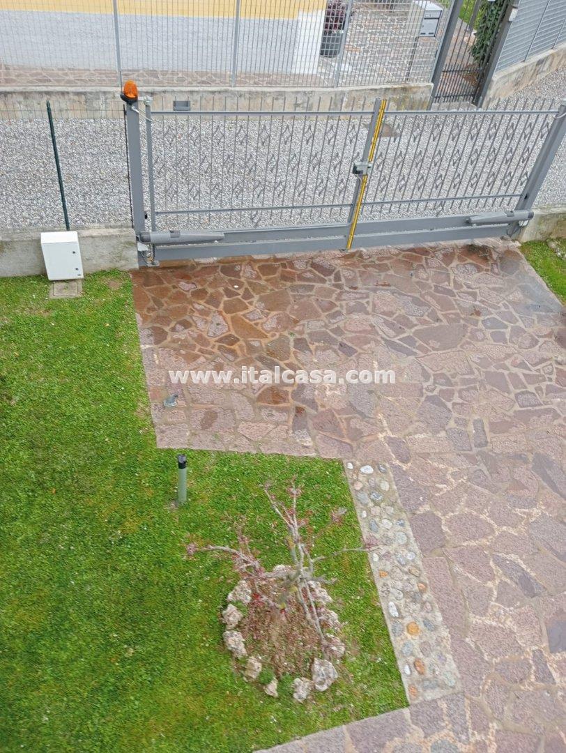 Villa Unifamiliare in vendita a Villa di Serio