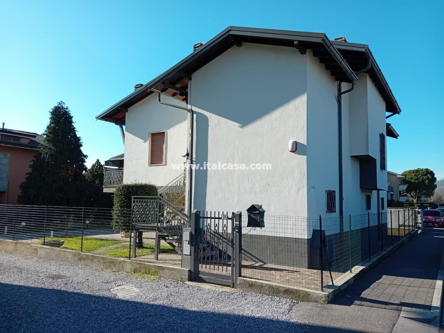 Villa Unifamiliare in vendita a Villa di Serio