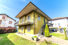 Villa Unifamiliare in vendita a Ranica