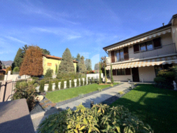 Villa a schiera di testa in vendita a Cenate Sotto