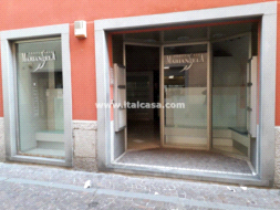 Negozio in vendita a Alzano Lombardo