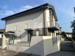 Villa Bifamiliare in vendita a Sorisole
