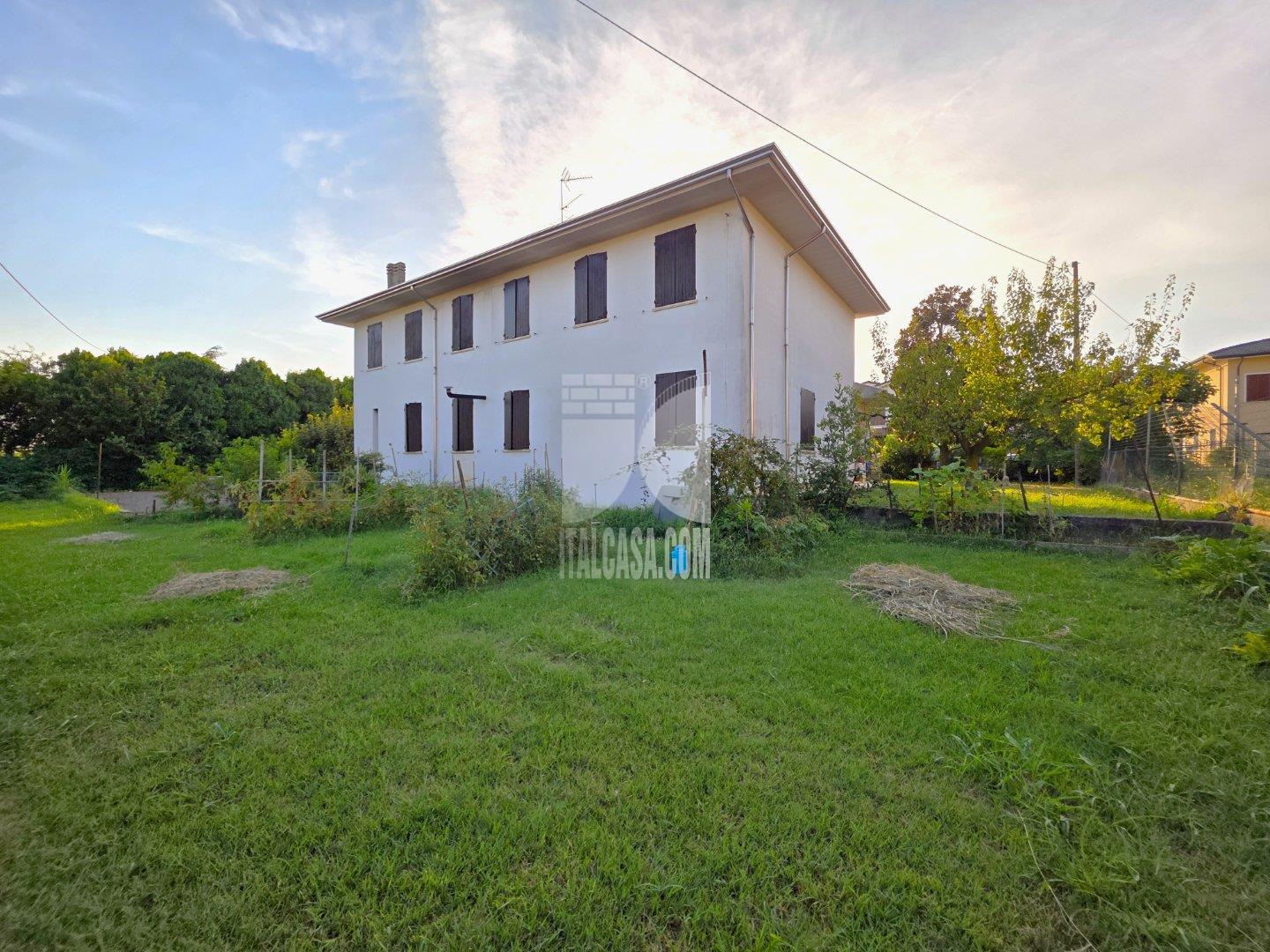 Villa Unifamiliare in vendita a San Benedetto Po