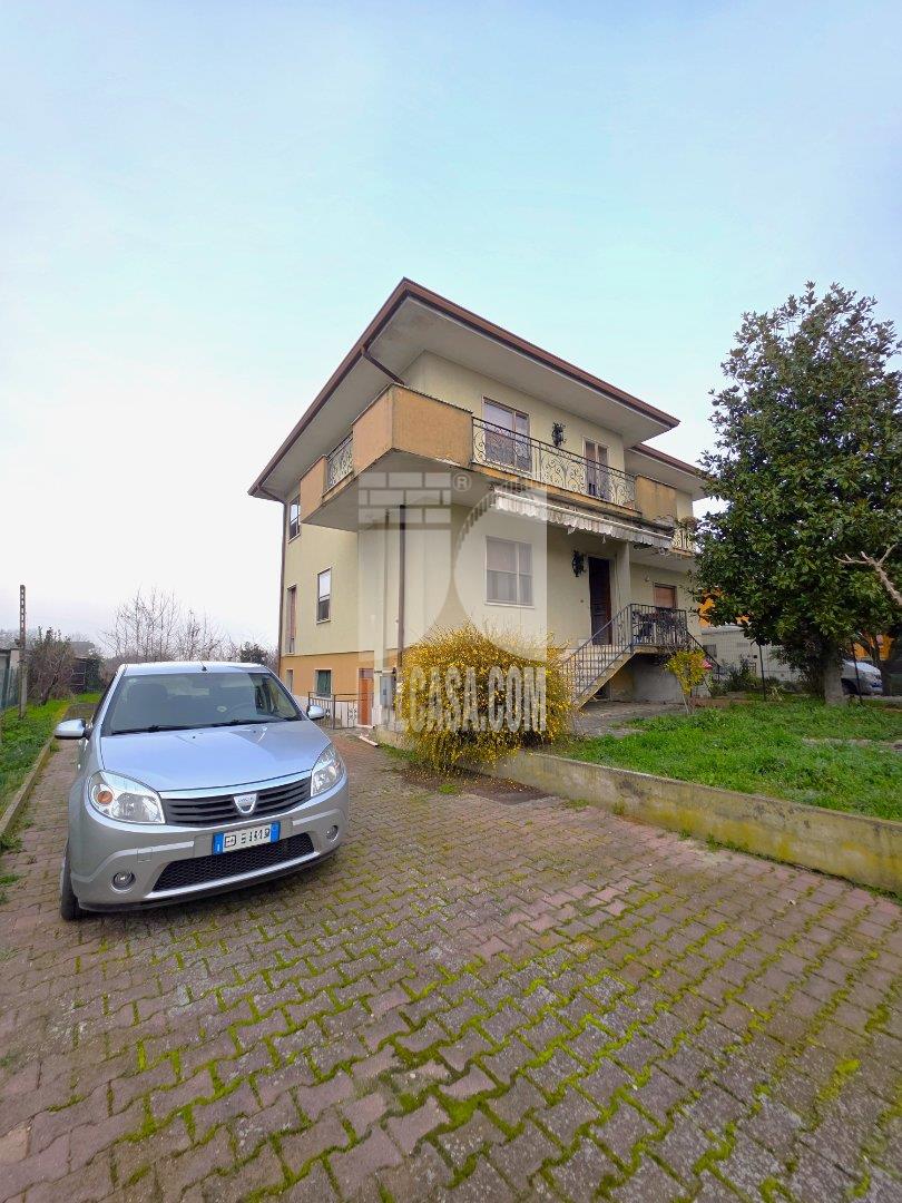 Villa Bifamiliare in vendita a Borgo Virgilio