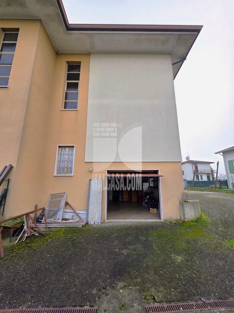 Villa Bifamiliare in vendita a Borgo Virgilio