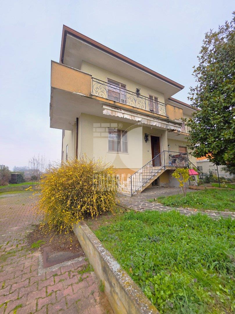 Villa Bifamiliare in vendita a Borgo Virgilio