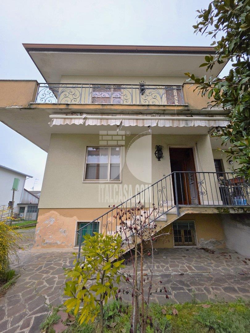 Villa Bifamiliare in vendita a Borgo Virgilio