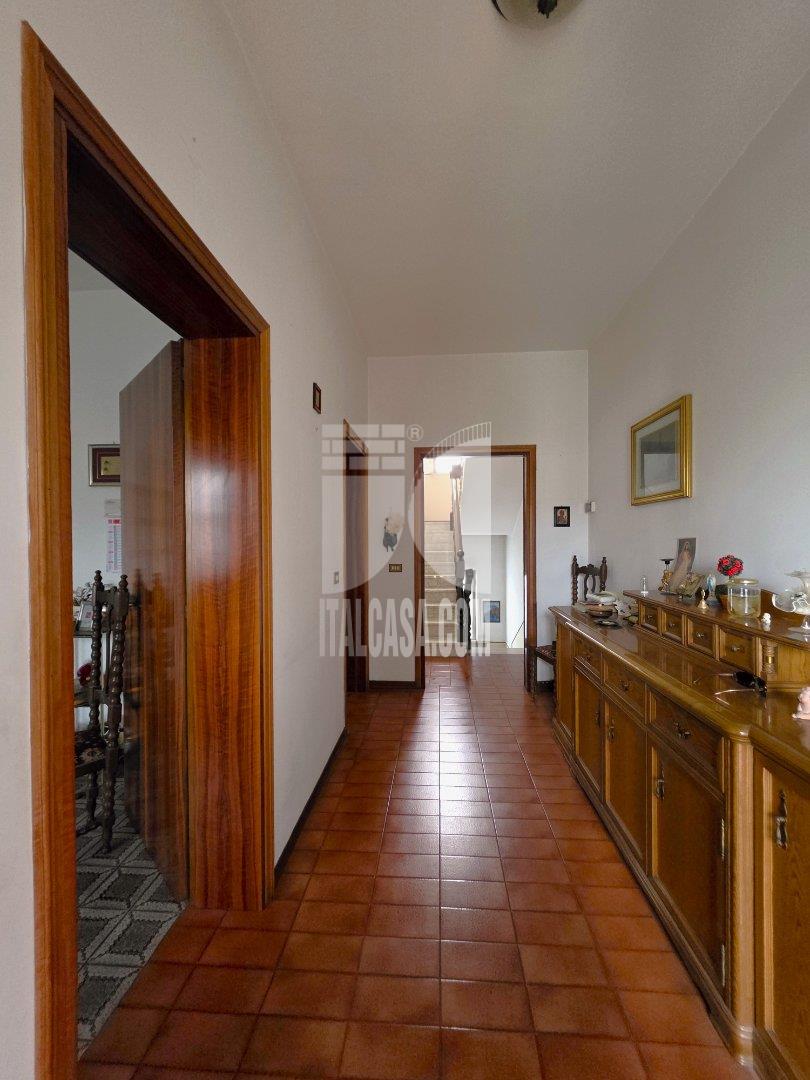 Villa Bifamiliare in vendita a Borgo Virgilio