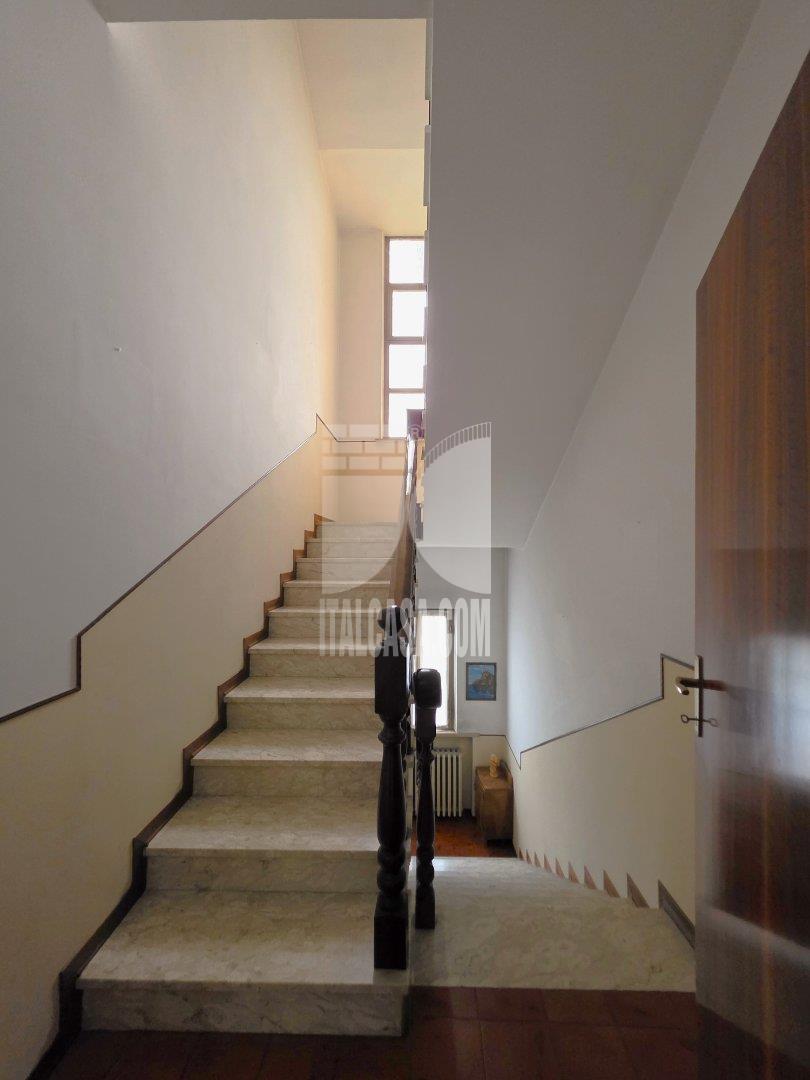 Villa Bifamiliare in vendita a Borgo Virgilio