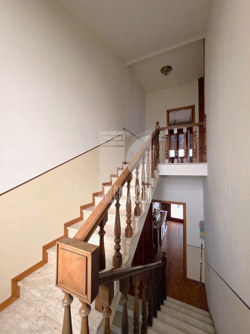 Villa Bifamiliare in vendita a Borgo Virgilio