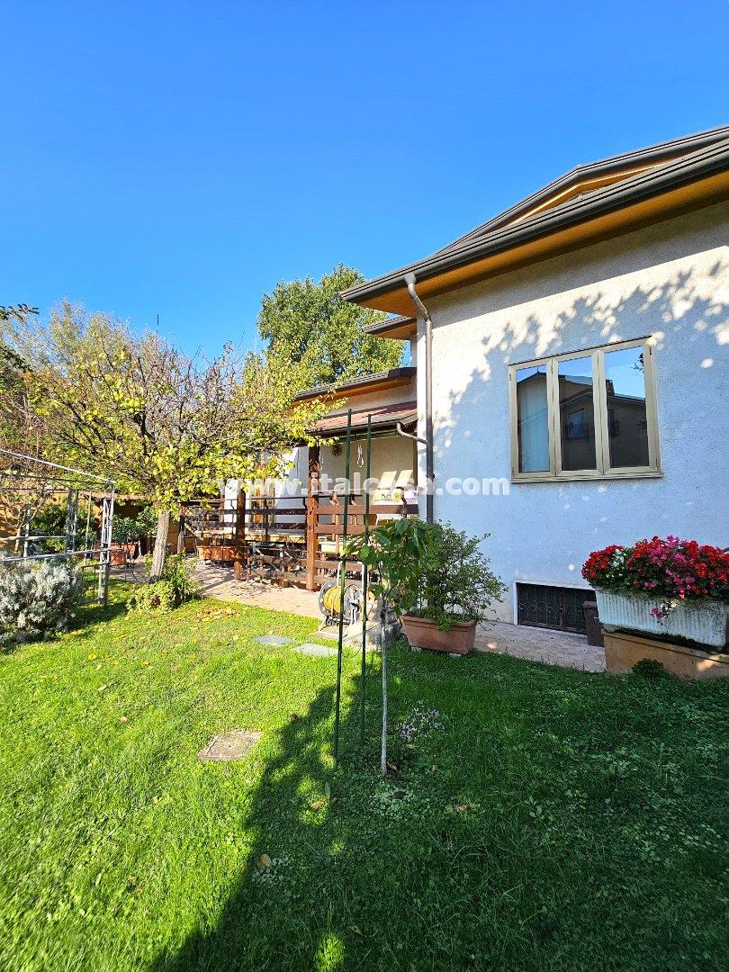 Villa Unifamiliare in vendita a Borgo Virgilio