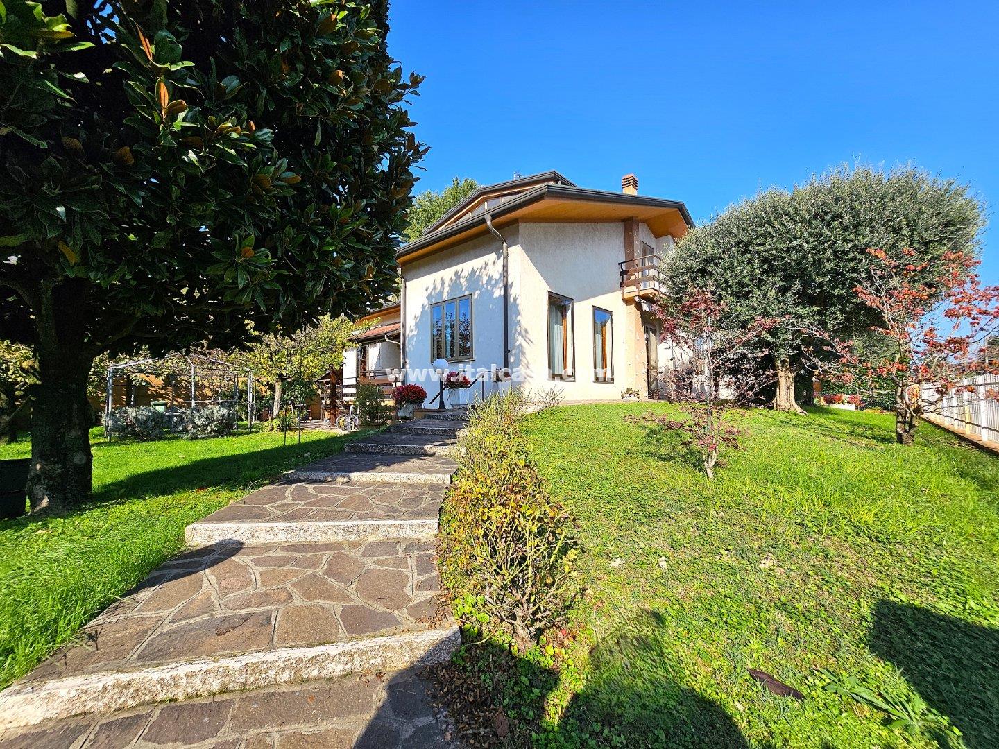 Villa Unifamiliare in vendita a Borgo Virgilio