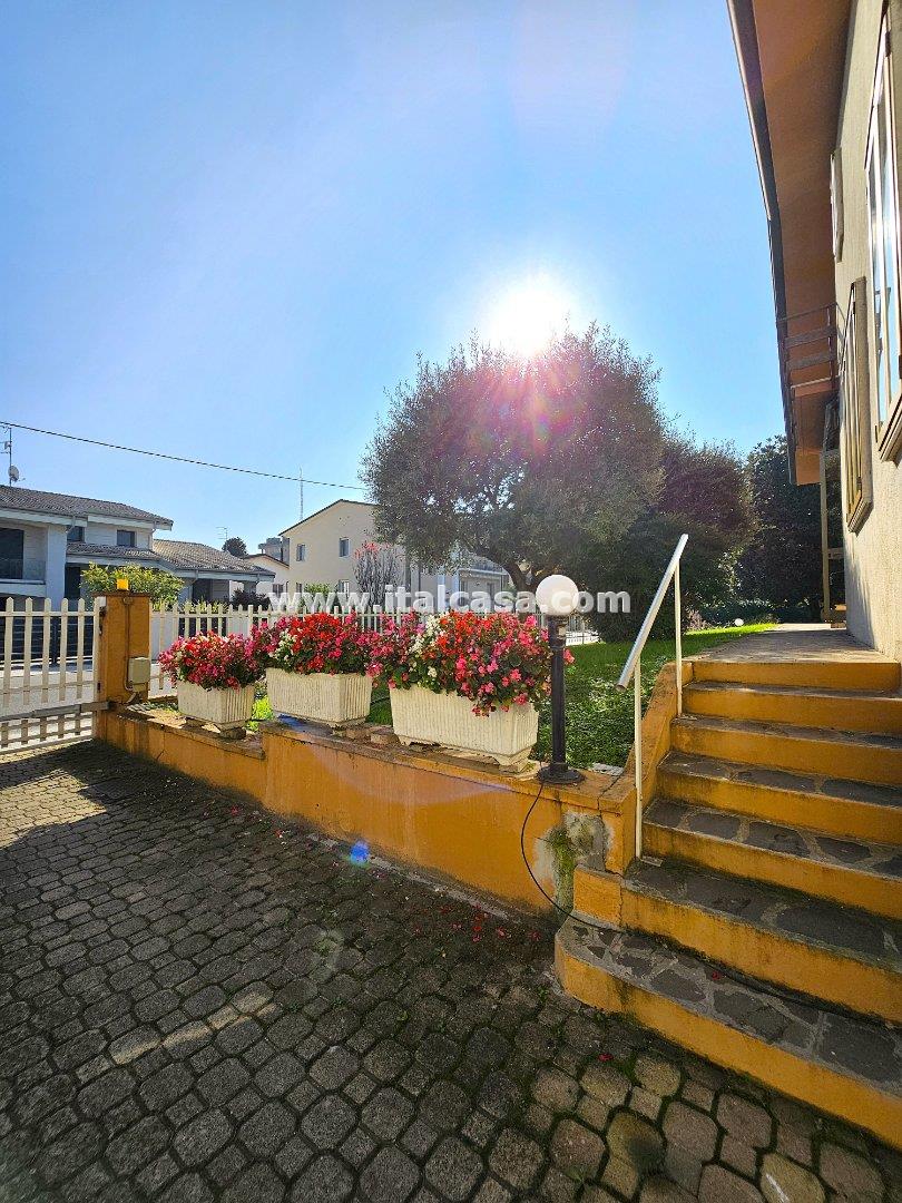 Villa Unifamiliare in vendita a Borgo Virgilio