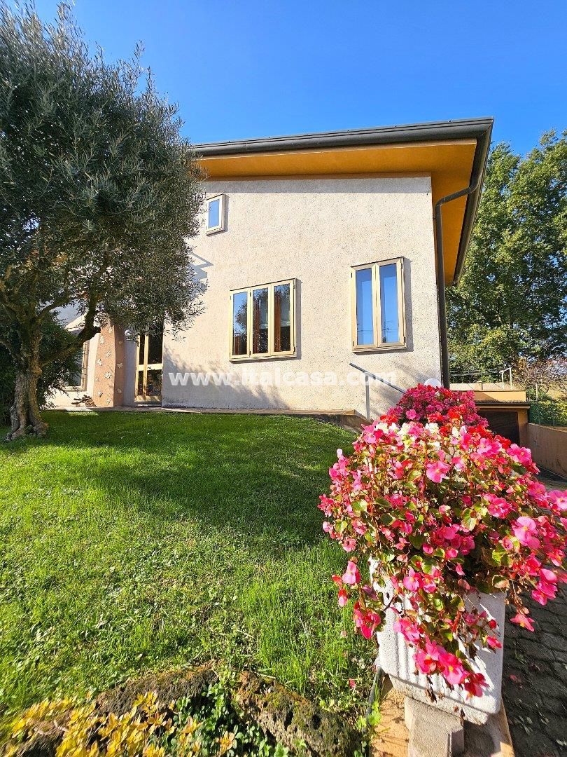 Villa Unifamiliare in vendita a Borgo Virgilio