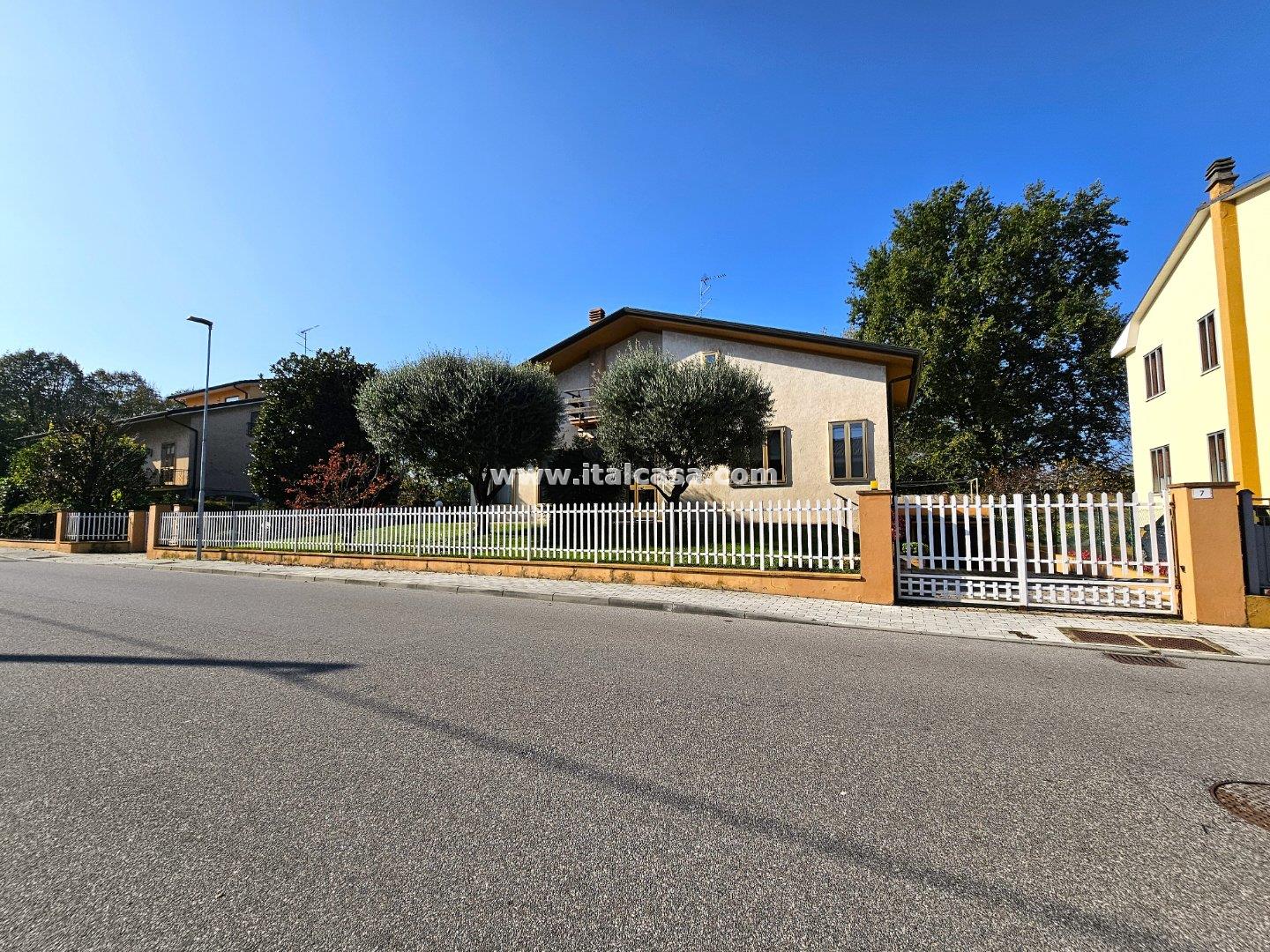 Villa Unifamiliare in vendita a Borgo Virgilio