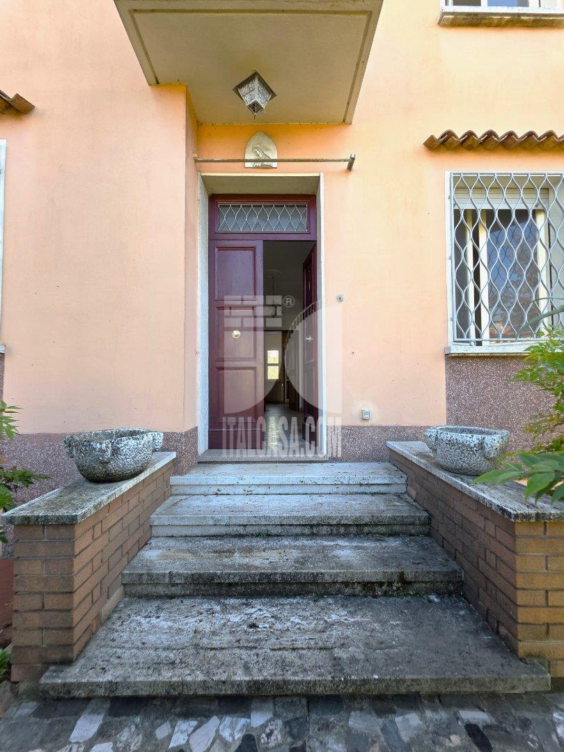 Villa Unifamiliare in vendita a Borgo Virgilio