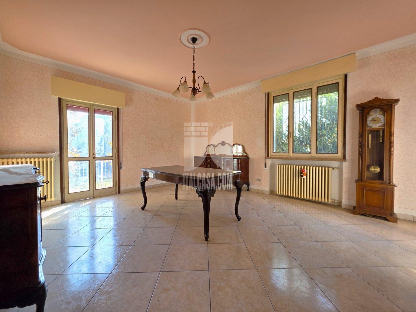 Villa Unifamiliare in vendita a Borgo Virgilio
