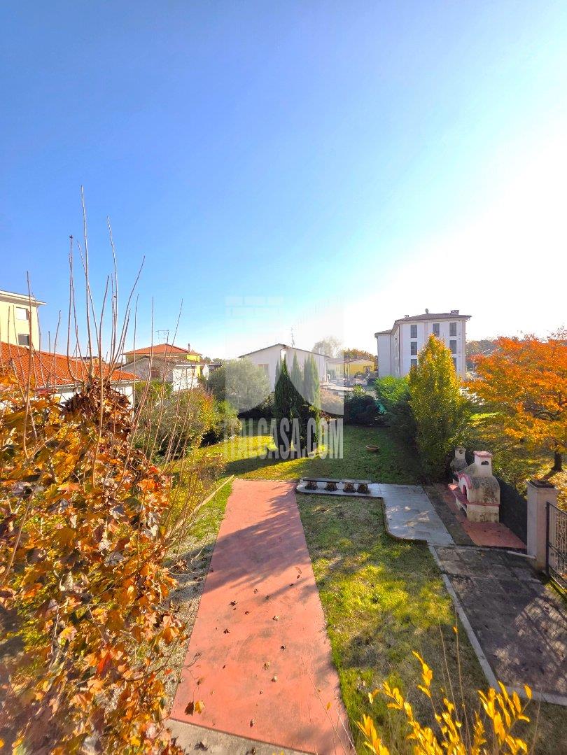 Villa Unifamiliare in vendita a Borgo Virgilio